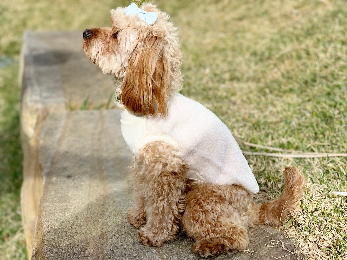 Curly texture vest