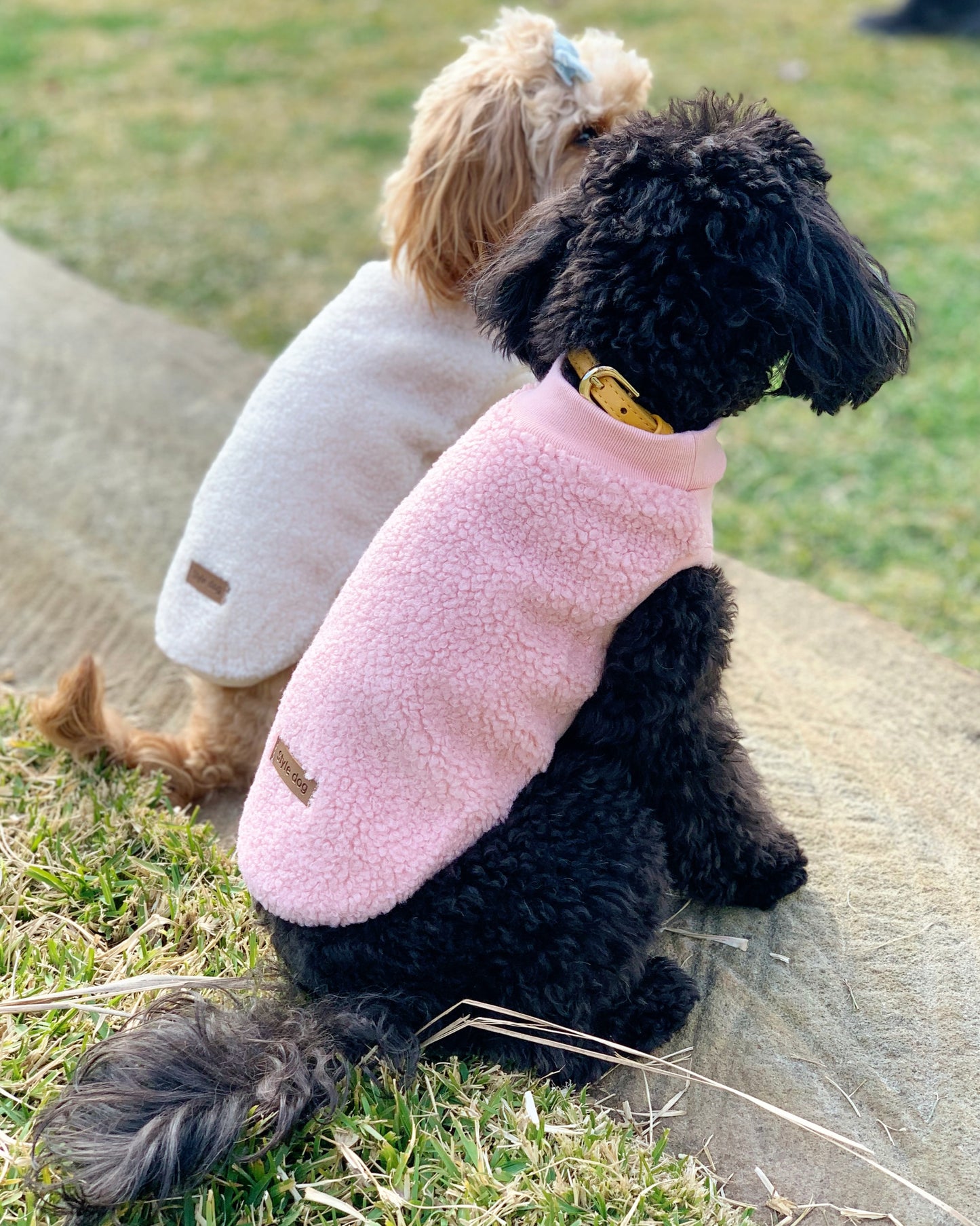 Curly texture vest